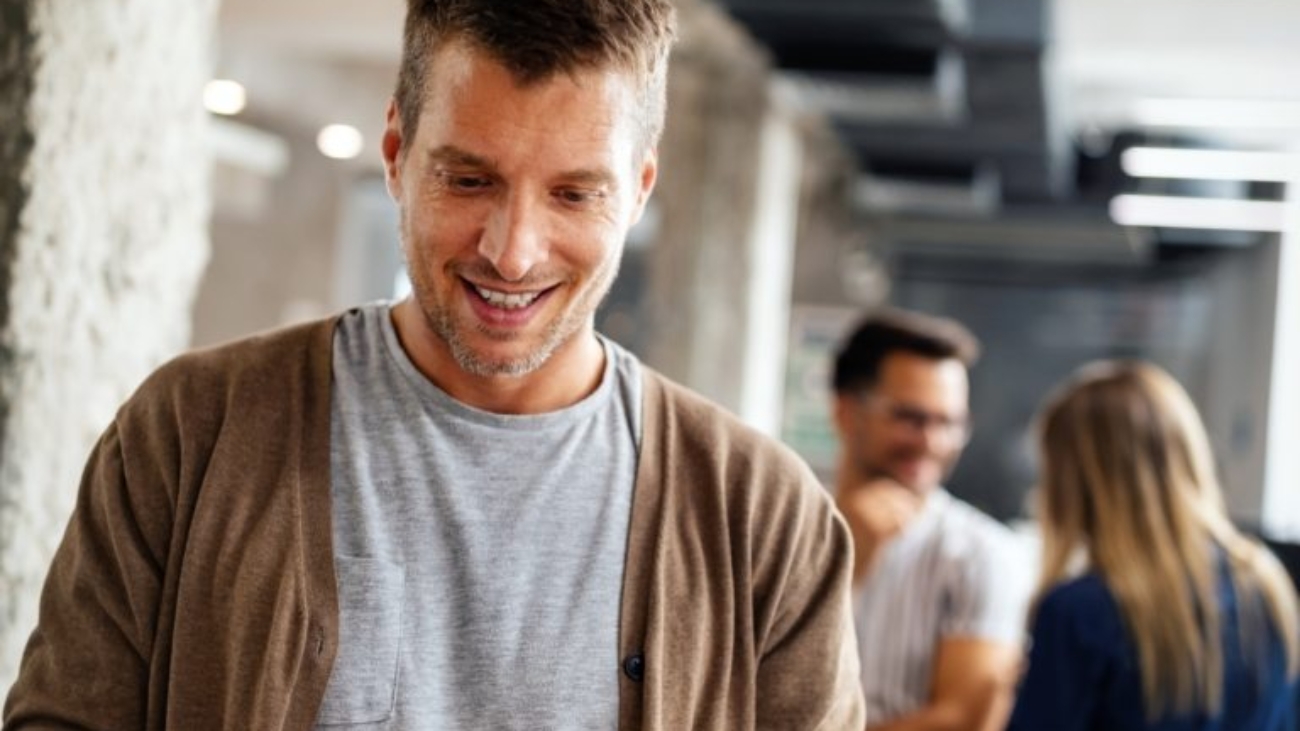 EE4I2004copy-46845-768x809