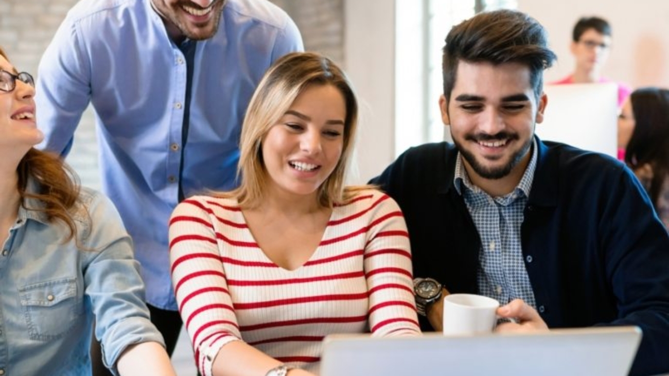 EE4I7173copy-88480-768x809